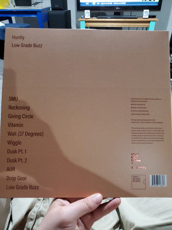 Low Grade Buzz | Mint (M) Mint (M) - AMBIENT *COLOR*