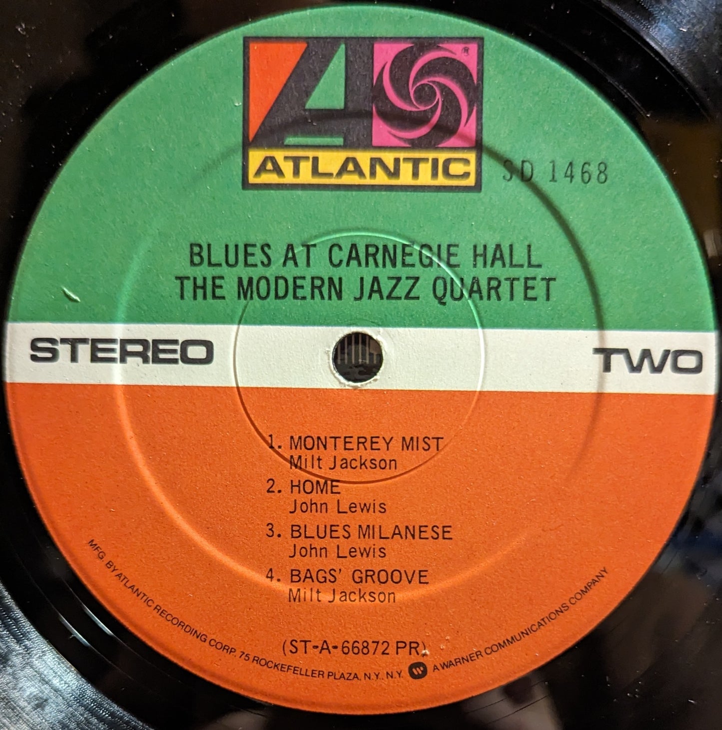 The Modern Jazz Quartet - Blues At Carnegie Hall *PRESSWELL* | Excellent (EX) Excellent (EX) - JAZZ / USED *EXCELLENT+*