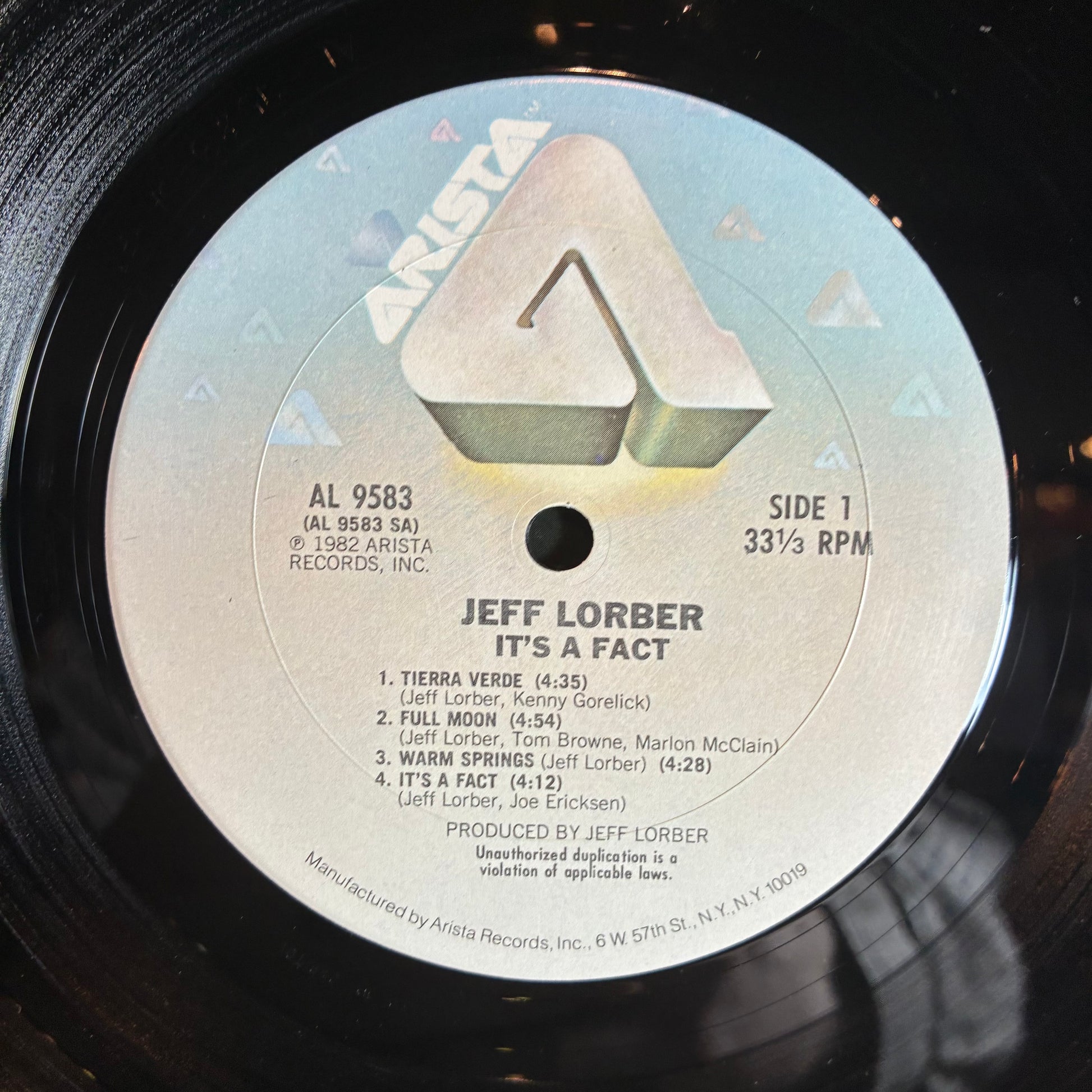 It's A Fact (VINYL) | Excellent (EX) Excellent (EX) - JAZZ / USED *EXCELLENT*