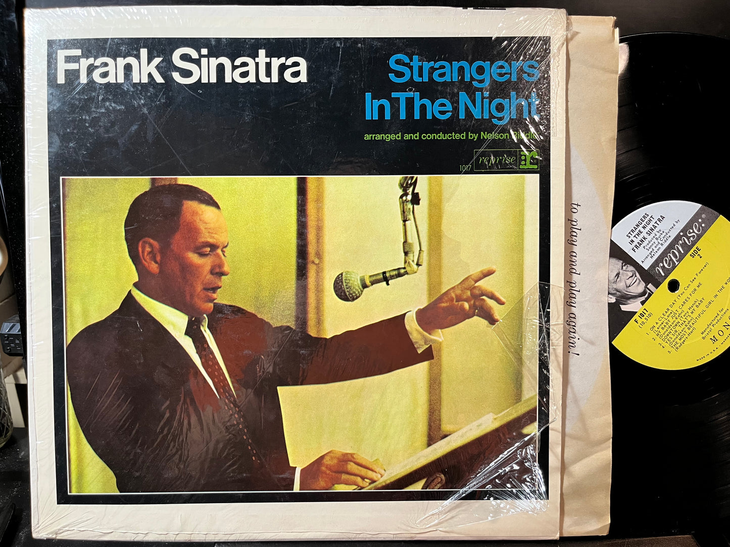 Frank Sinatra - Strangers In The Night (VINYL LP REPRISE F-1017 1966) | Near Mint- (NM-) Near Mint (NM) - JAZZ / USED *NEAR MINT-*