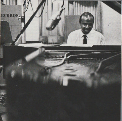 Mingus Ah Um (SACD) | Near Mint (NM or M-) Near Mint (NM or M-) - JAZZ / USED *NEAR MINT*