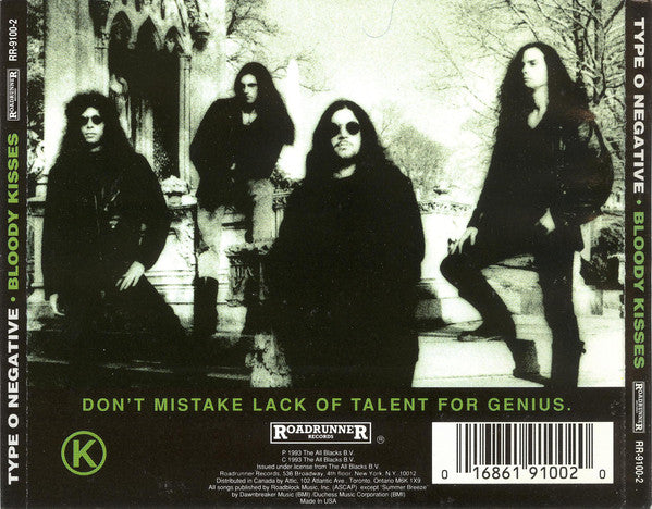 Bloody Kisses (CD) | Excellent+ (EX+) Near Mint (NM or M-) - METAL / USED *EXCELLENT+*