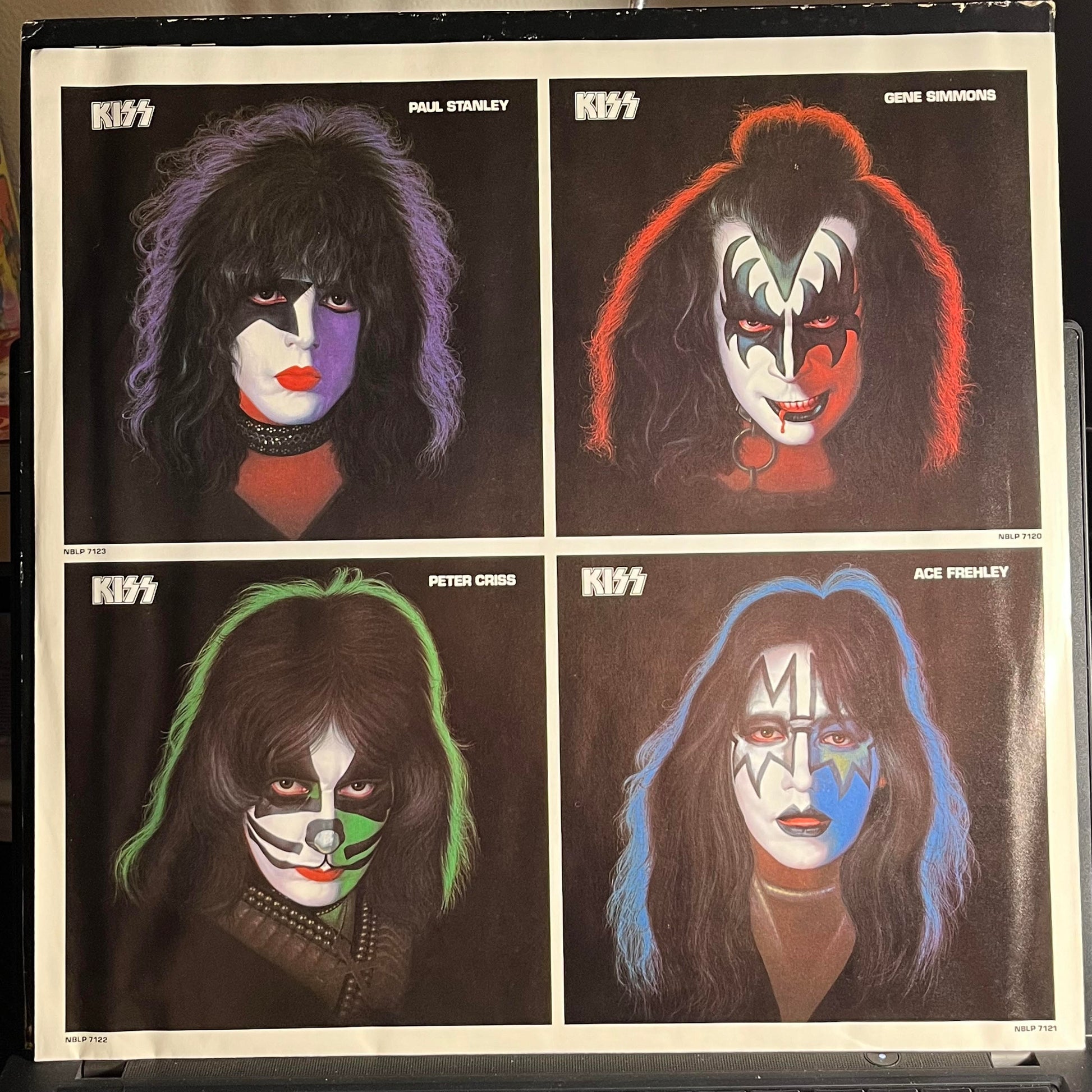 Kiss - Gene Simmons *GOLDISC/POSTER* | Excellent (EX) Very Good Plus (VG+) - METAL / USED *EXCELLENT+*