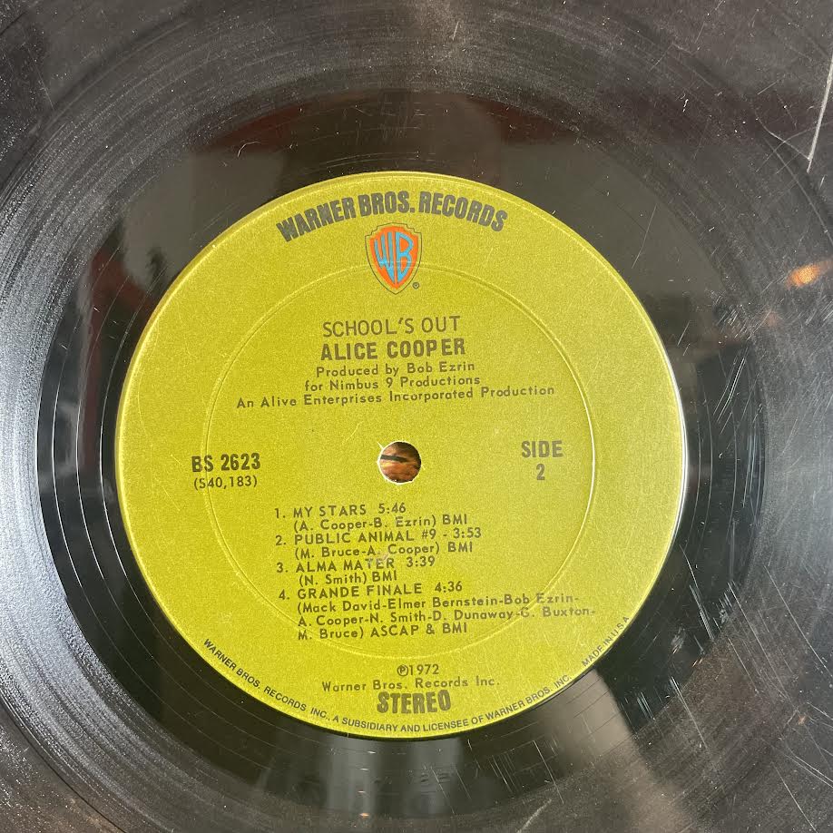 School's Out (VINYL) | Very Good Plus (VG+) Very Good Plus (VG+) - METAL / USED *VERY GOOD+*