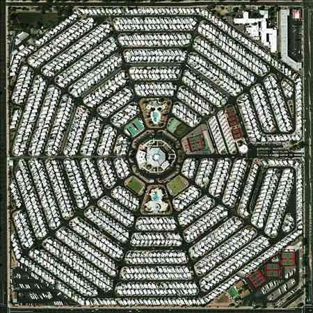 Modest Mouse - STRANGERS TO OURSELVES |