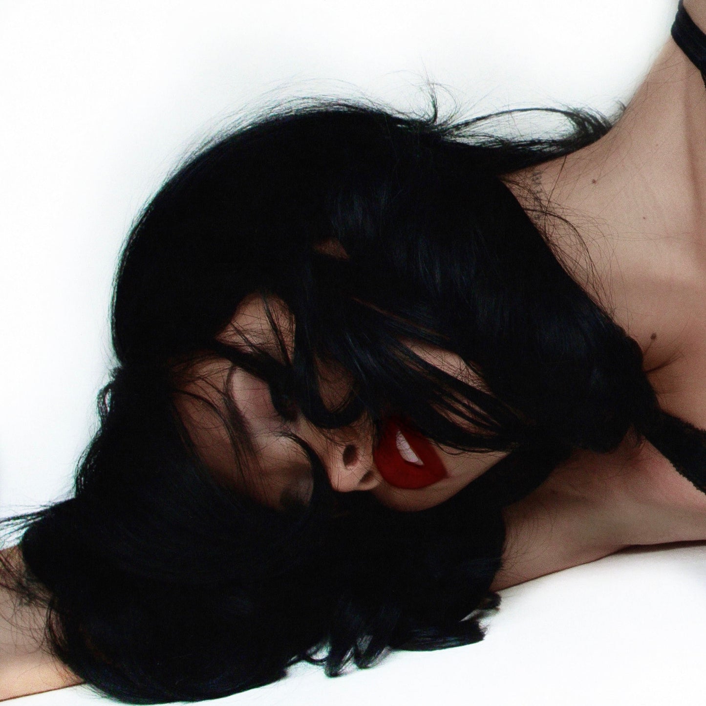 Nessa Barrett - Tough Love (Indie Exclusive) [Cherry Venom Vinyl] |