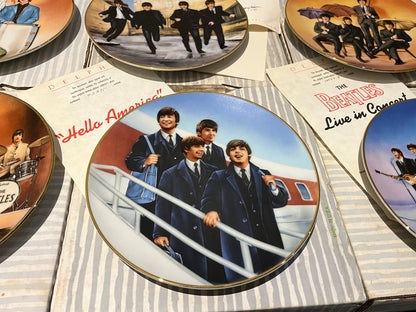 The Beatles - DELPHI / BRADFORD EXCHANGE 8 PLATE SET & WOODEN RACK (VAN HYGAN & SMYTHE) | NEW - NEW