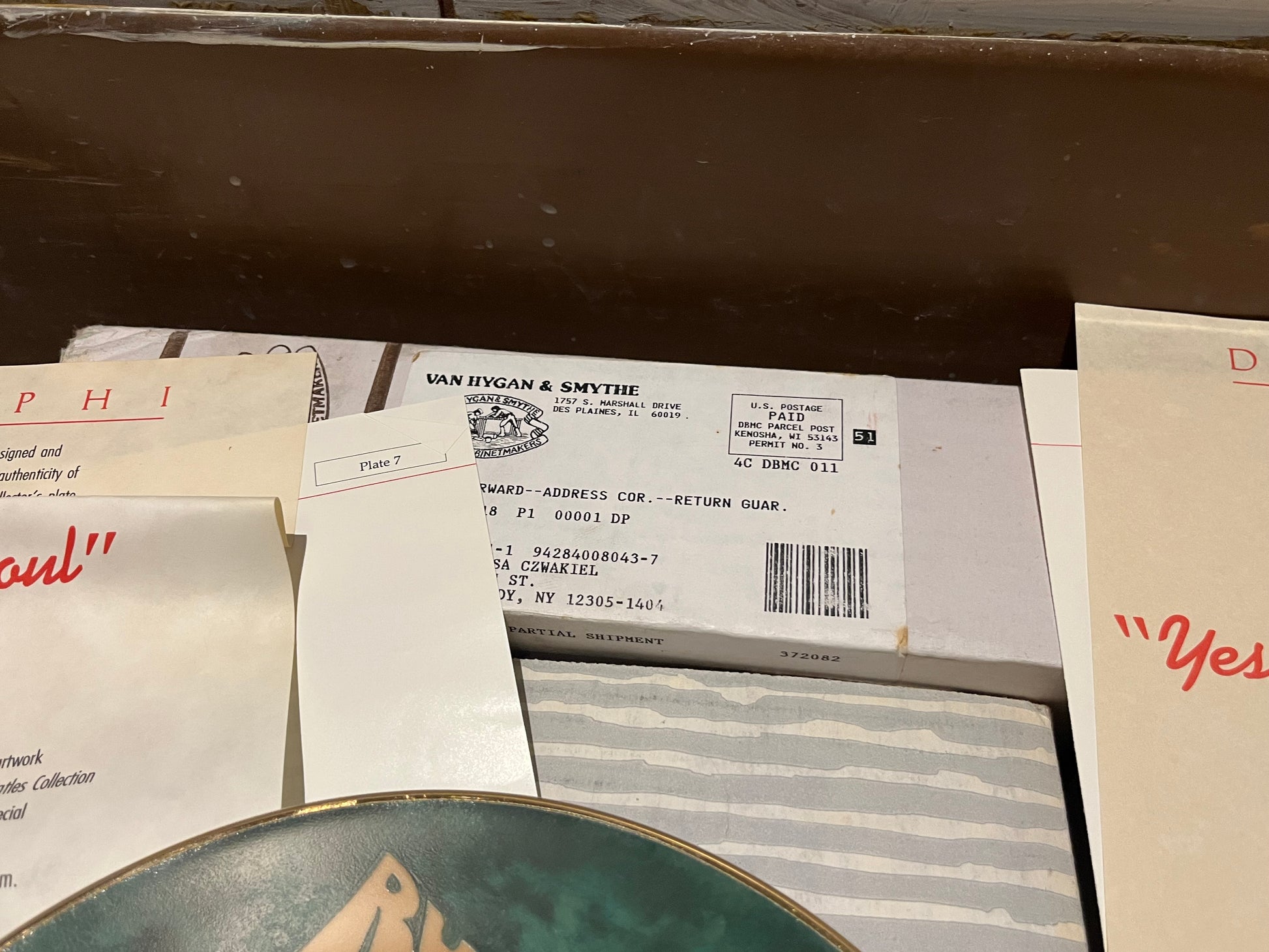 The Beatles - DELPHI / BRADFORD EXCHANGE 8 PLATE SET & WOODEN RACK (VAN HYGAN & SMYTHE) | NEW - NEW