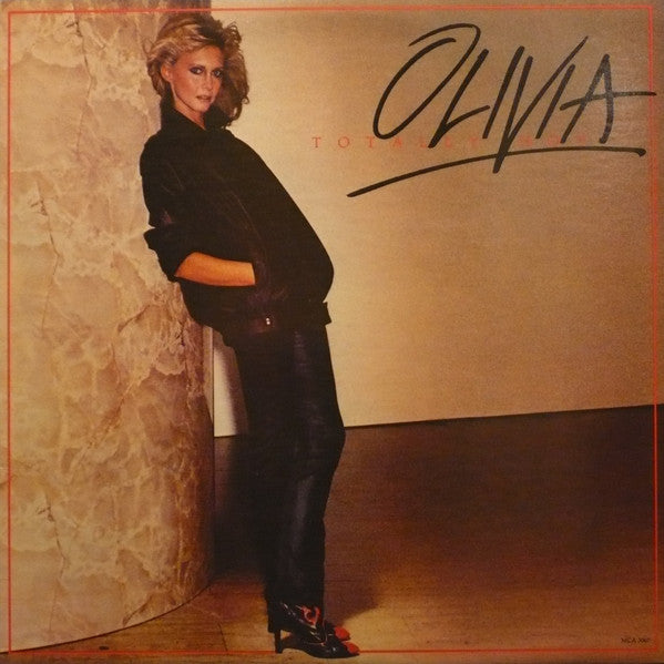 Olivia Newton-John Totally Hot MCA Records LP, Album Very Good Plus (VG+) Very Good Plus (VG+)