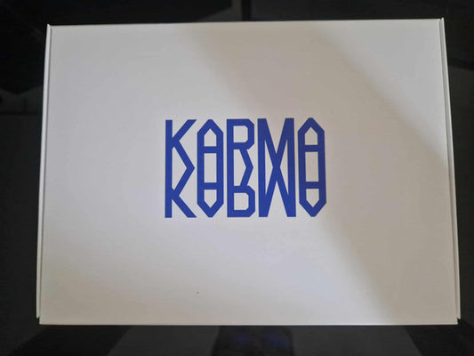KARMA *SIGNED* (HOORAY ver.) | Mint (M) Mint (M) - POP/K-POP *SEALED*
