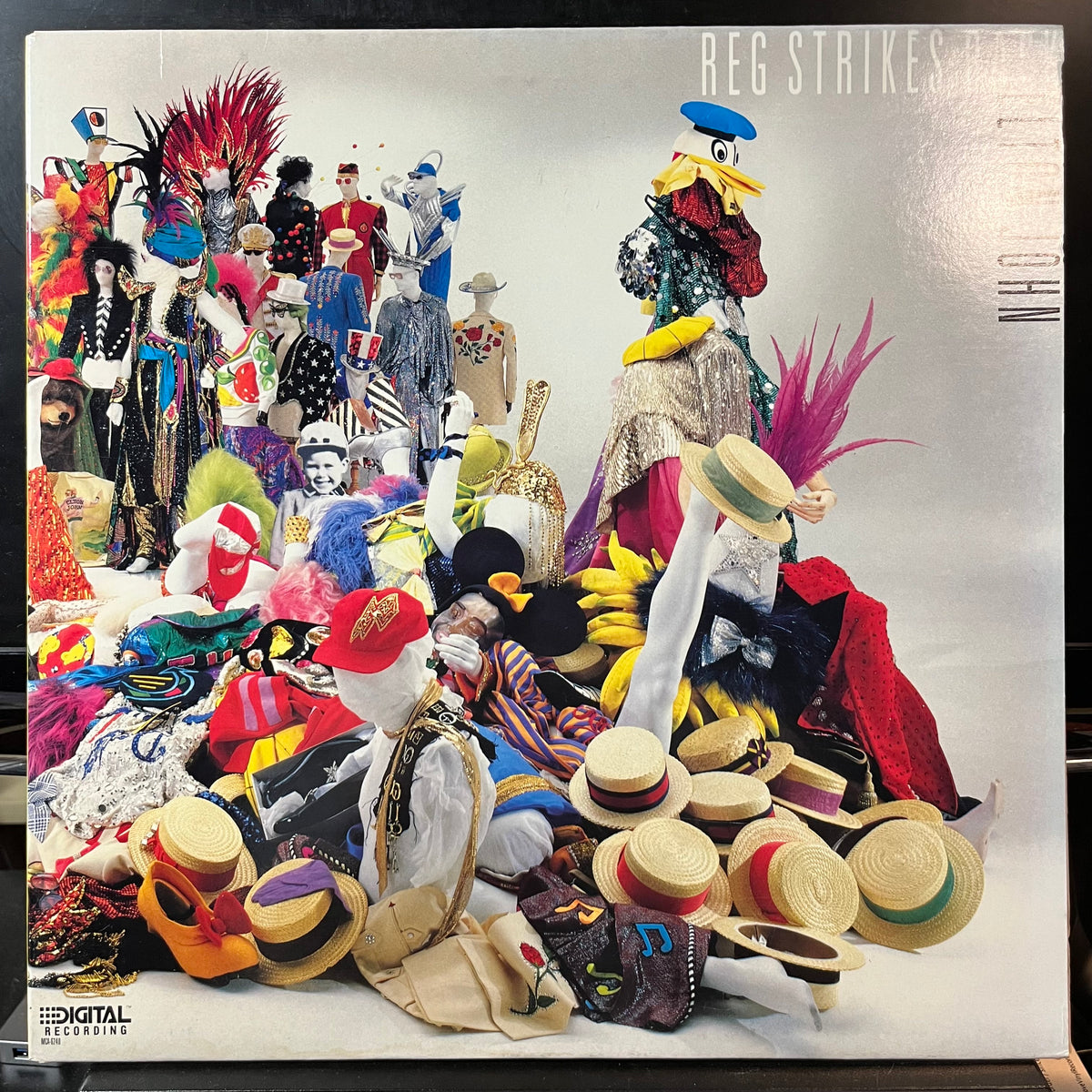 Elton John - Reg Strikes Back (VINYL LP) | USED Near Mint (NM or M-) Near Mint (NM or M-) - POP / USED *NEAR MINT*