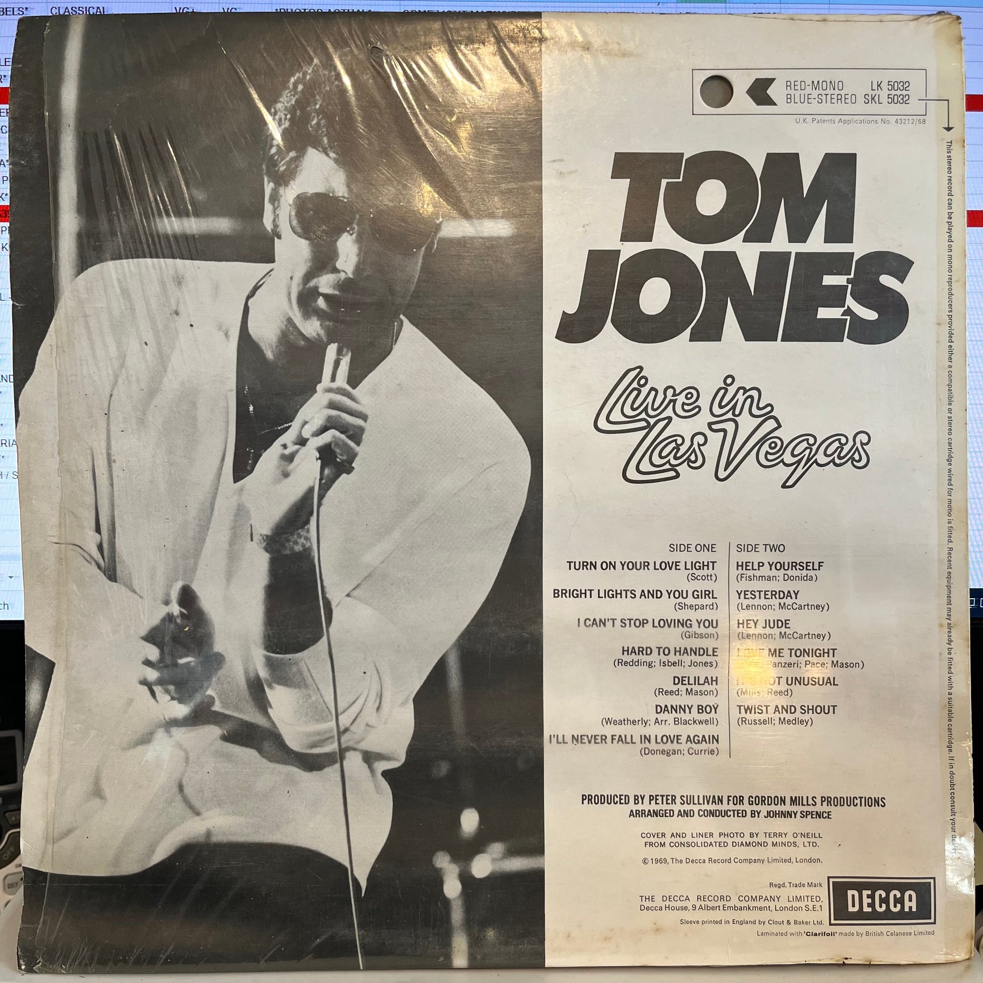 Tom Jones - Live In Las Vegas *UK* | Near Mint (NM) Excellent (EX) - POP / USED *NEAR MINT*