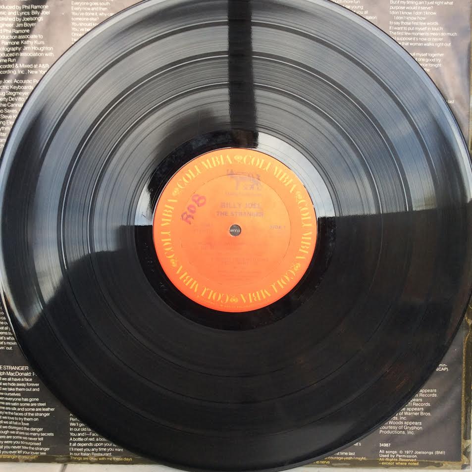 The Stranger (VINYL) | Very Good Plus (VG+) Very Good Plus (VG+) - POP / USED *VERY GOOD+*
