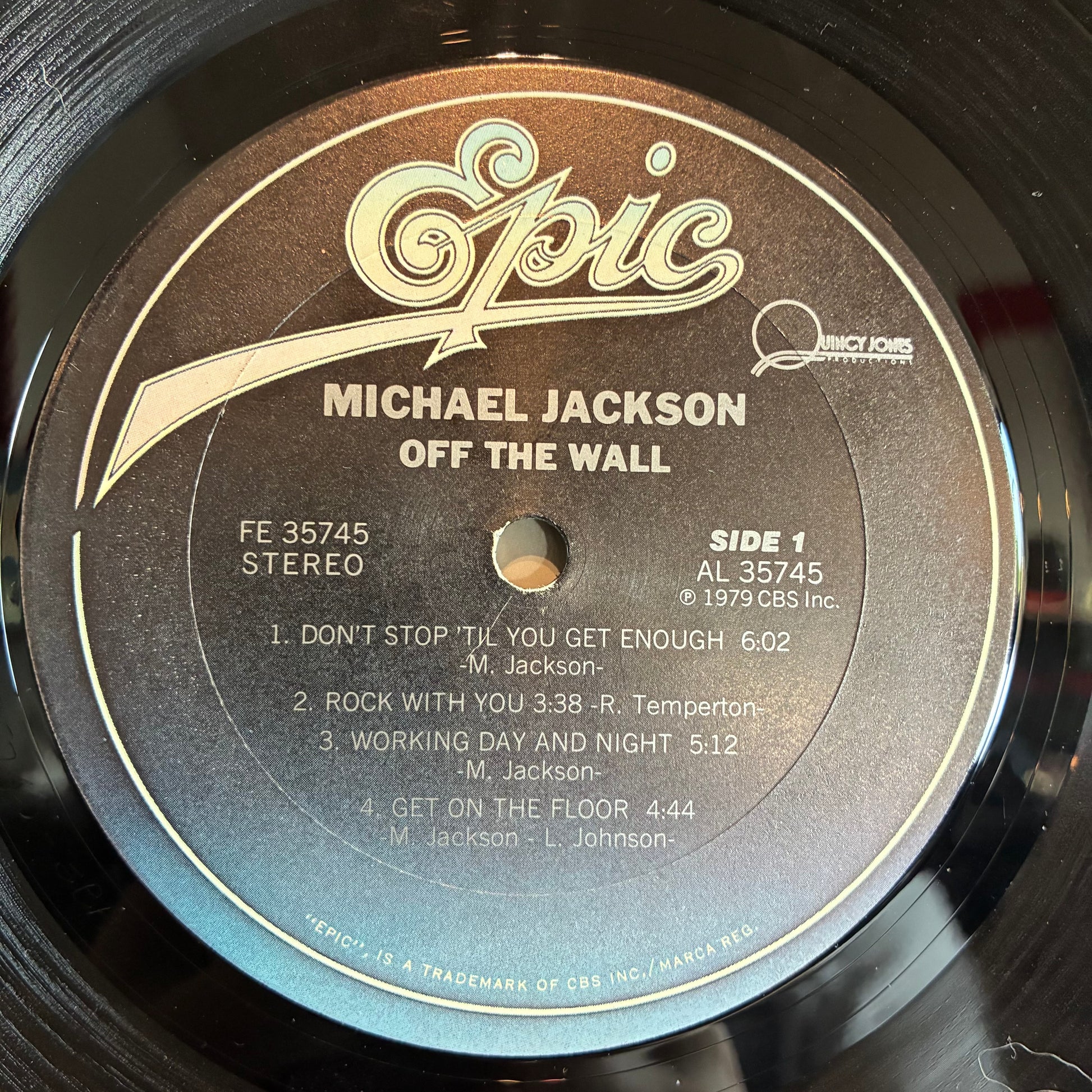 Michael Jackson - Off The Wall (VINYL) | Very Good (VG) Very Good Plus (VG+) - POP / USED *VERY GOOD*