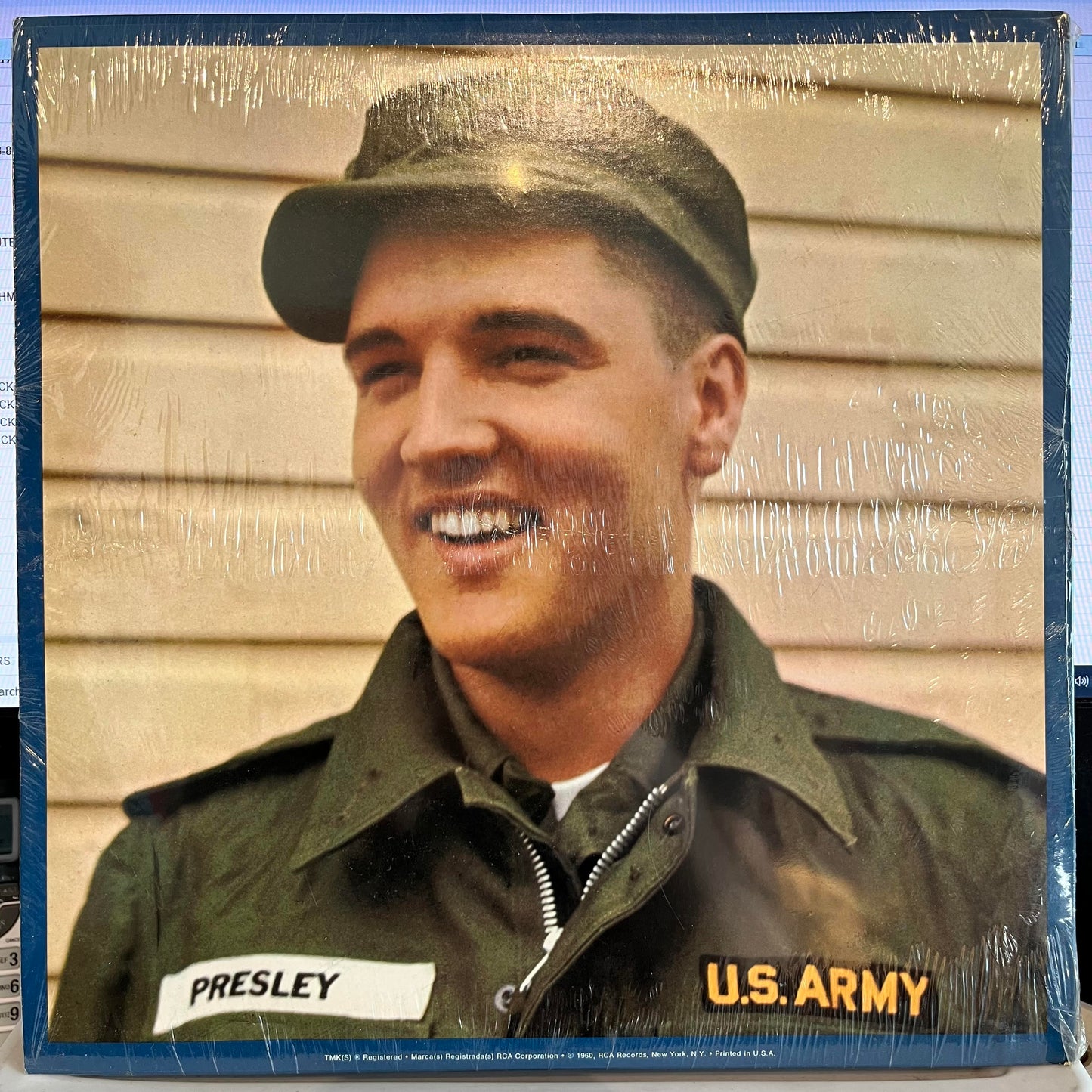 Elvis Is Back! *1977/BLACK LABEL* | Mint (M) Near Mint (NM)