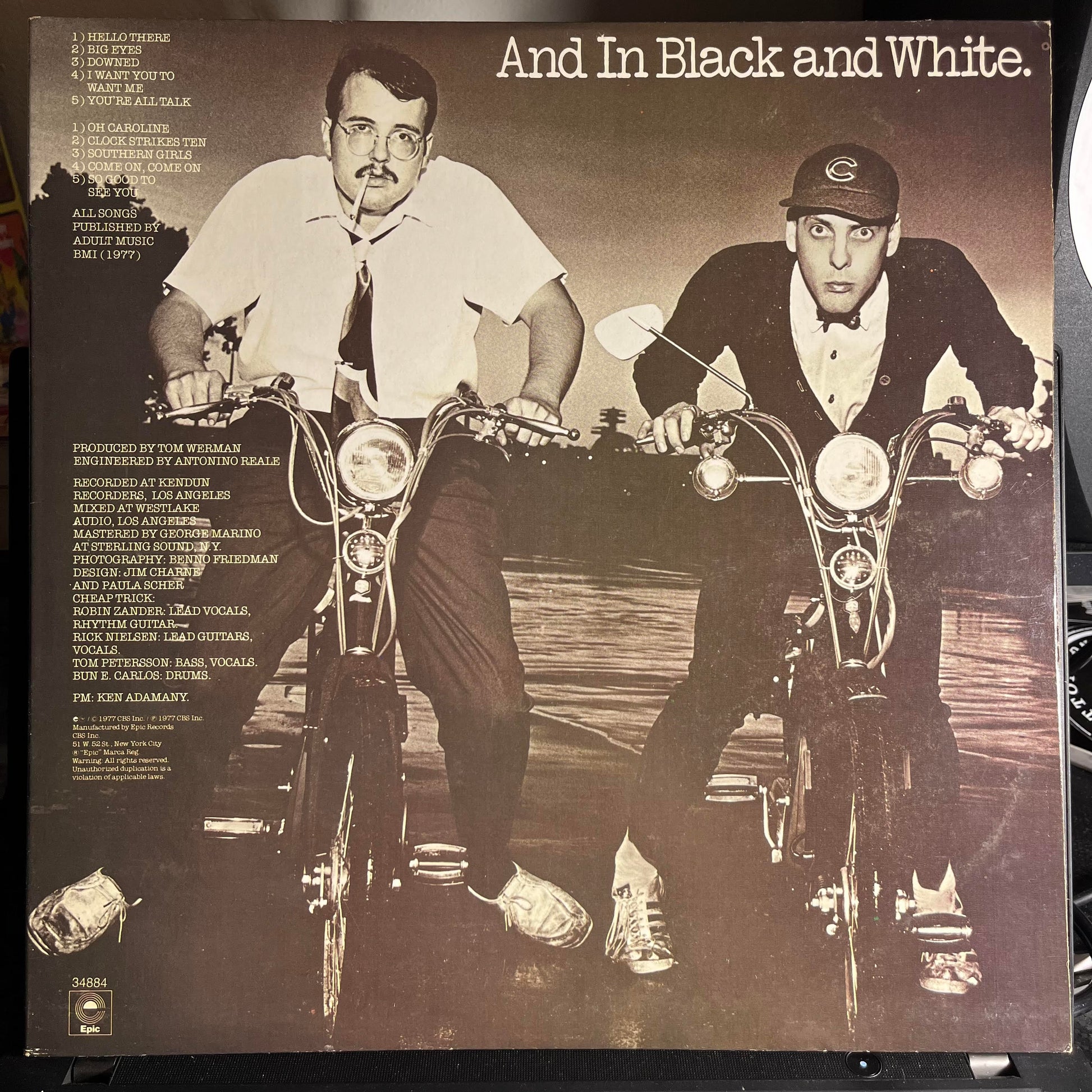 Cheap Trick - In Color | Excellent (EX) Near Mint (NM) - ROCK / USED *EXCELLENT+*