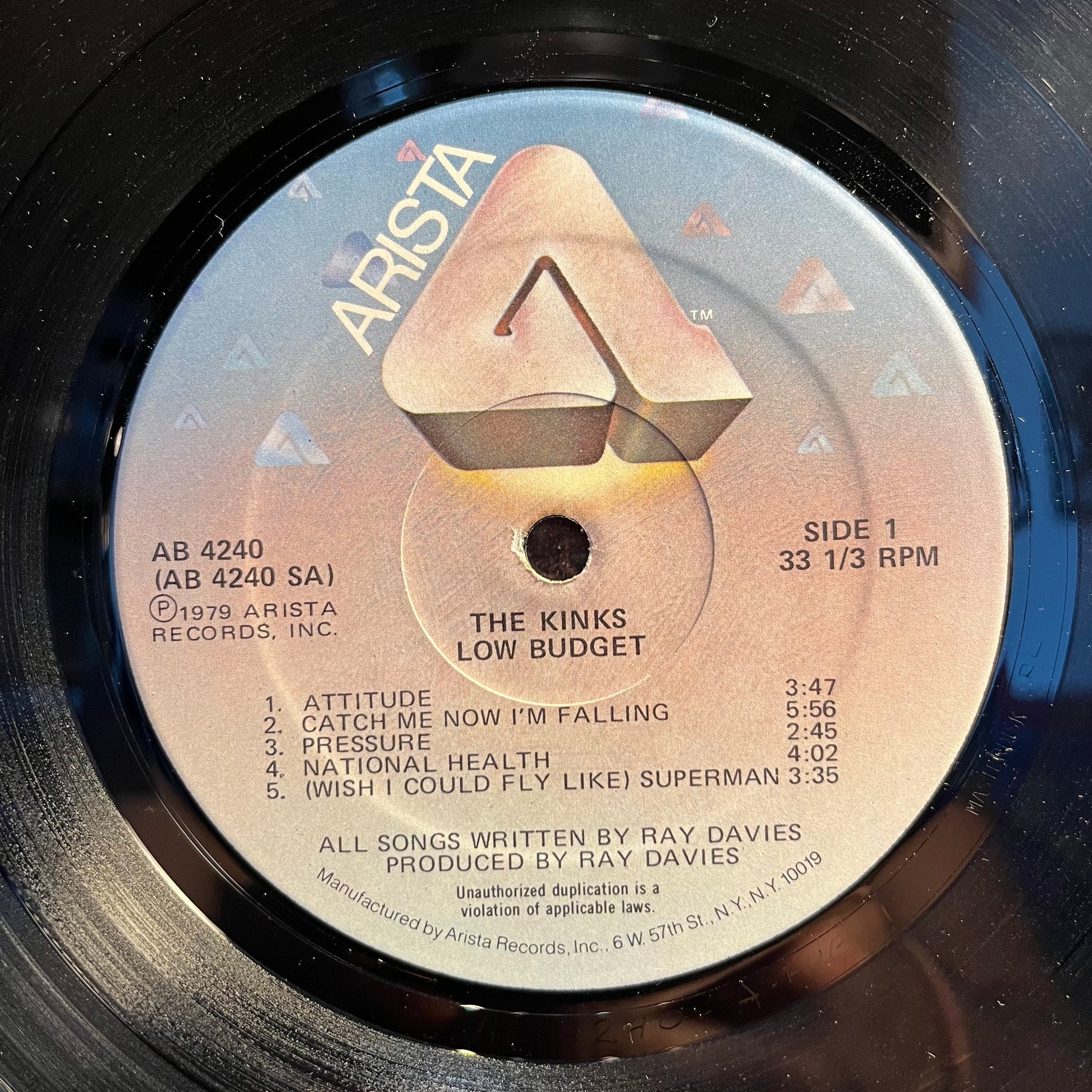 The Kinks - Low Budget *HUB-SERVALL* | Excellent (EX) Near Mint (NM) - ROCK / USED *EXCELLENT+*