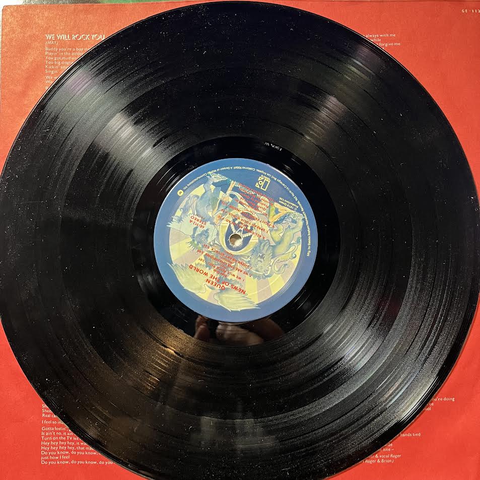 News Of The World (VINYL) | Excellent+ (EX+) Near Mint (NM or M-) - ROCK / USED *EXCELLENT+*