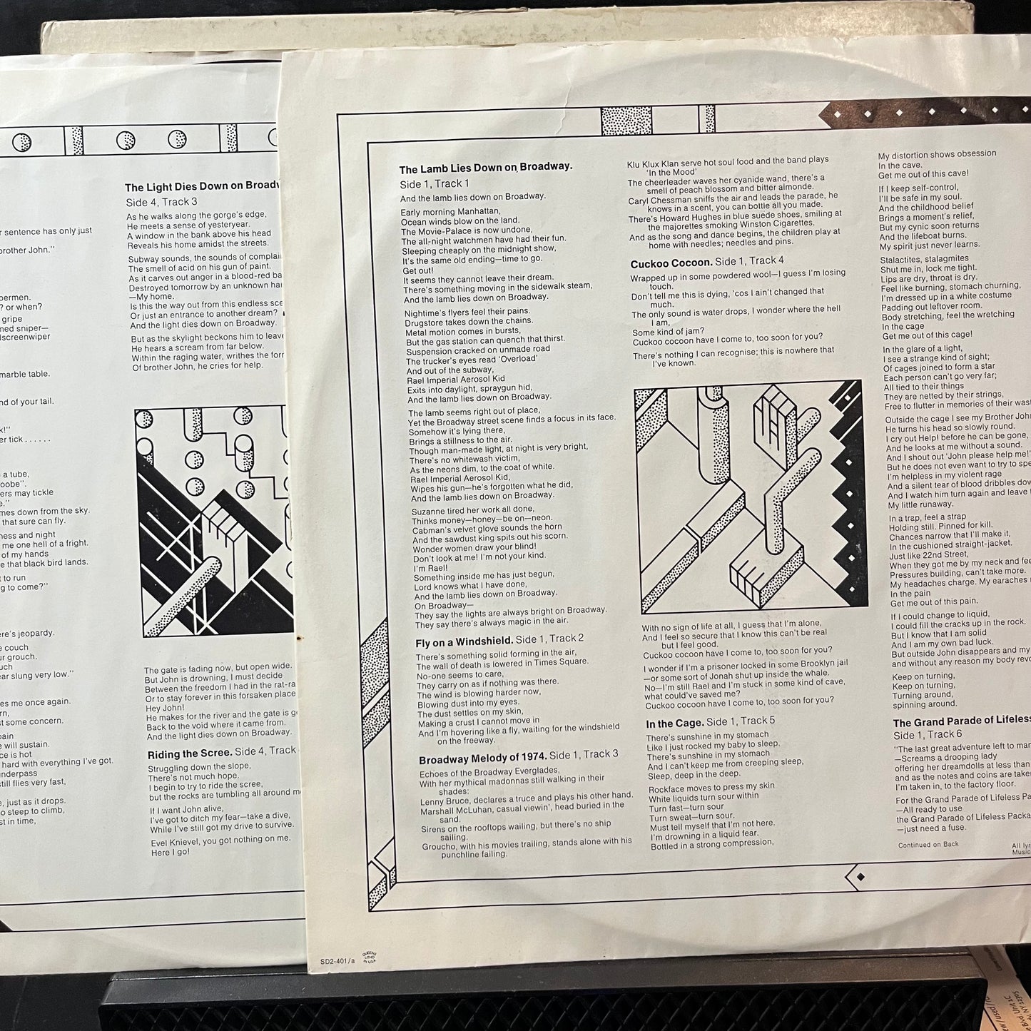Genesis - The Lamb Lies Down On Broadway (VINYL 2xLP) | USED Excellent (EX) Very Good Plus (VG+) - ROCK / USED *EXCELLENT*
