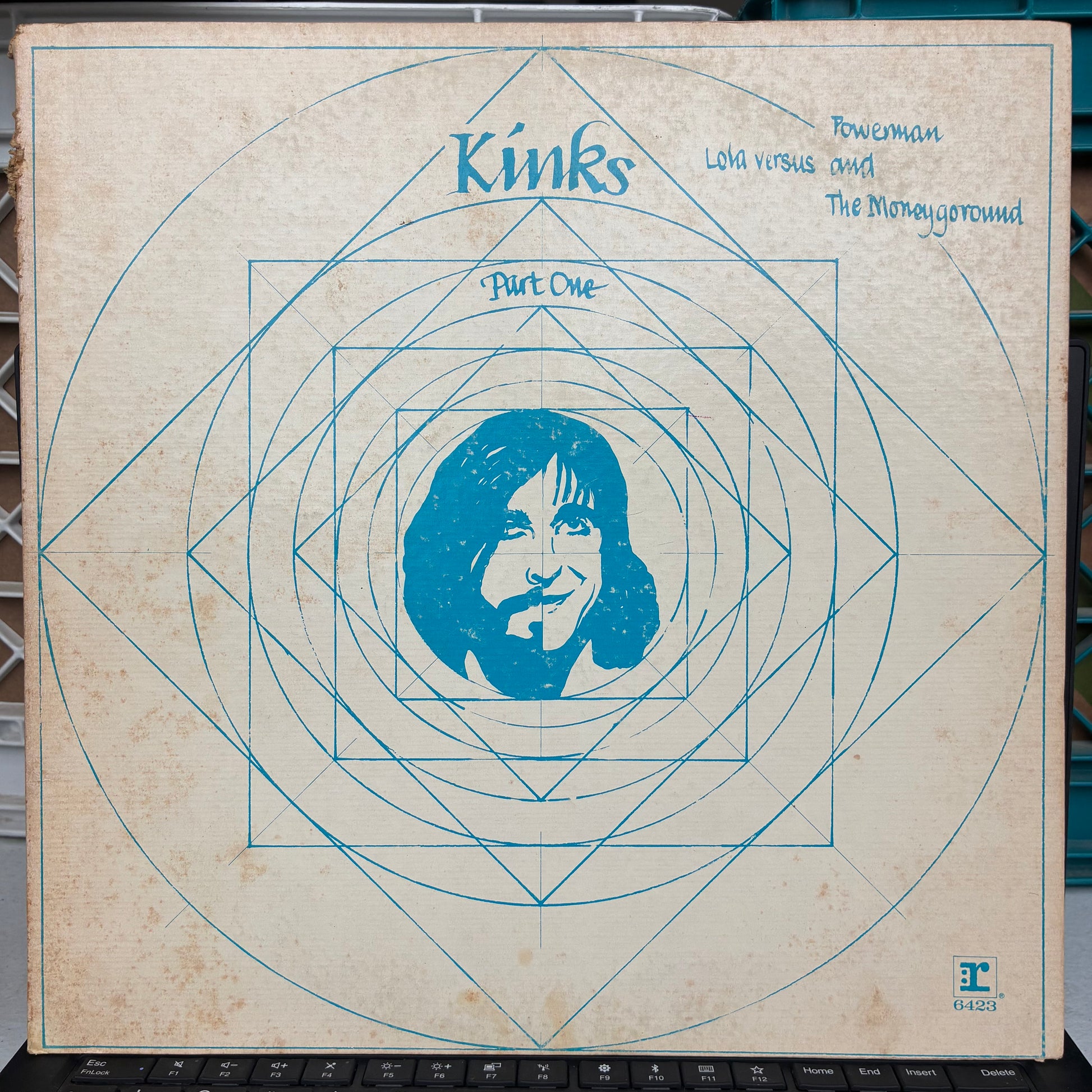 The Kinks - Lola Versus Powerman And The Moneygoround, Part One (VINYL LP) | Excellent (EX) Very Good Plus (VG+) - ROCK / USED *EXCELLENT*