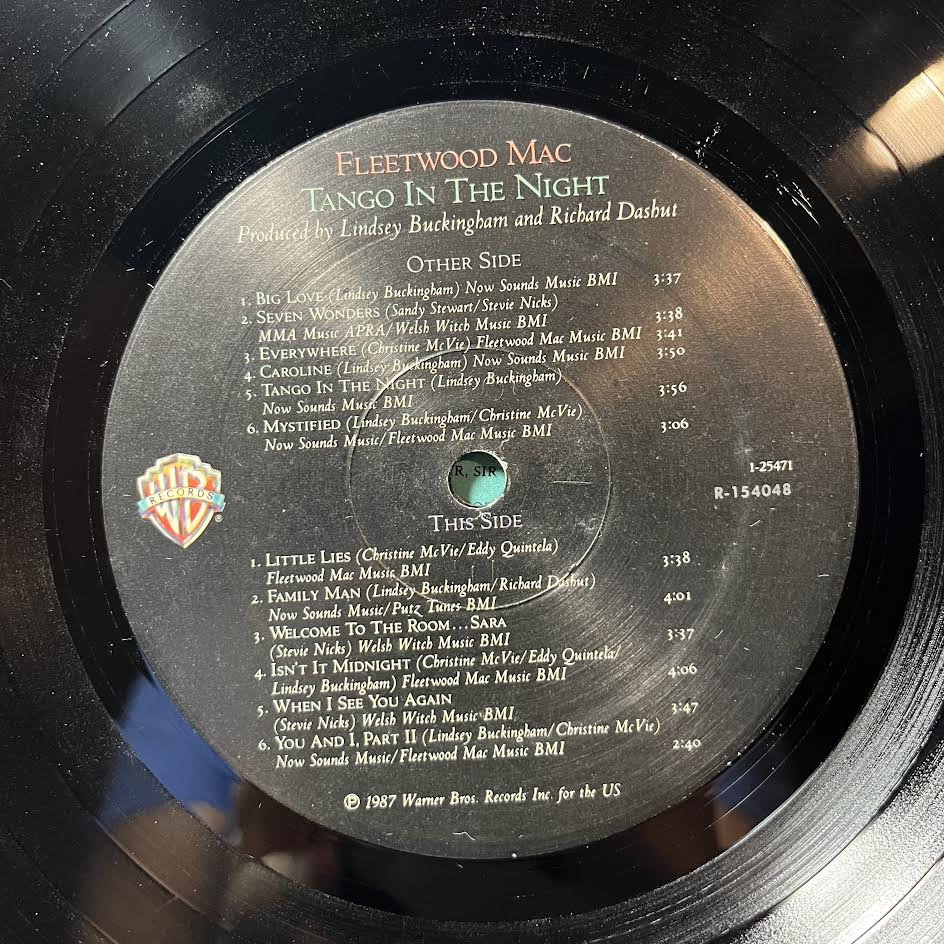Tango In The Night (VINYL) | Near Mint (NM) Near Mint (NM) - ROCK / USED *NEAR MINT*