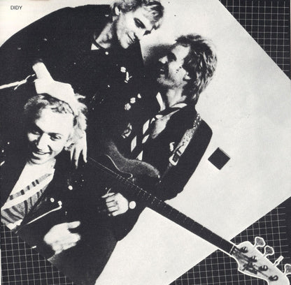 Outlandos D'Amour (CD) | Near Mint (NM) Near Mint (NM) - ROCK / USED *NEAR MINT*