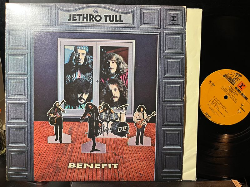 Jethro Tull - Benefit (VINYL) | Near Mint (NM) Excellent+ (EX+) - ROCK / USED *NEAR MINT*