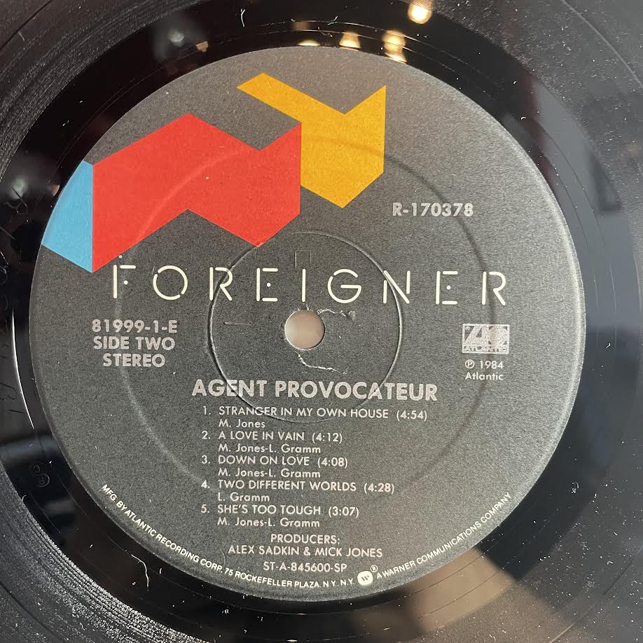 Foreigner - Agent Provocateur (VINYL) | Near Mint (NM) Near Mint (NM) - ROCK / USED *NEAR MINT*