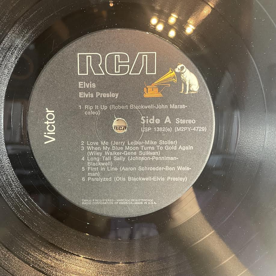 Elvis Presley - Elvis (VINYL) | Very Good Plus (VG+) Very Good Plus (VG+) - ROCK / USED *VERY GOOD+*