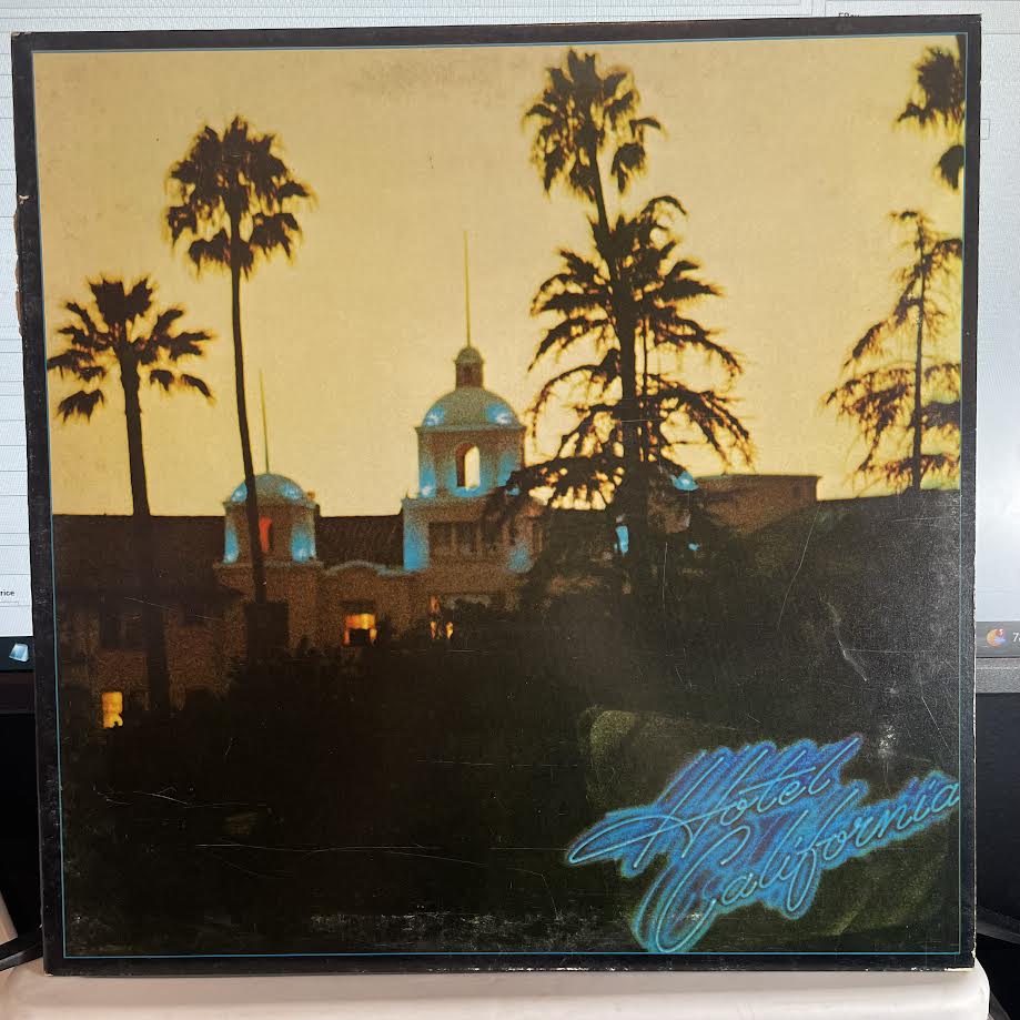 Eagles - Hotel California (VINYL WITH POSTER) | Very Good (VG) Excellent (EX) - ROCK / USED *VERY GOOD+*