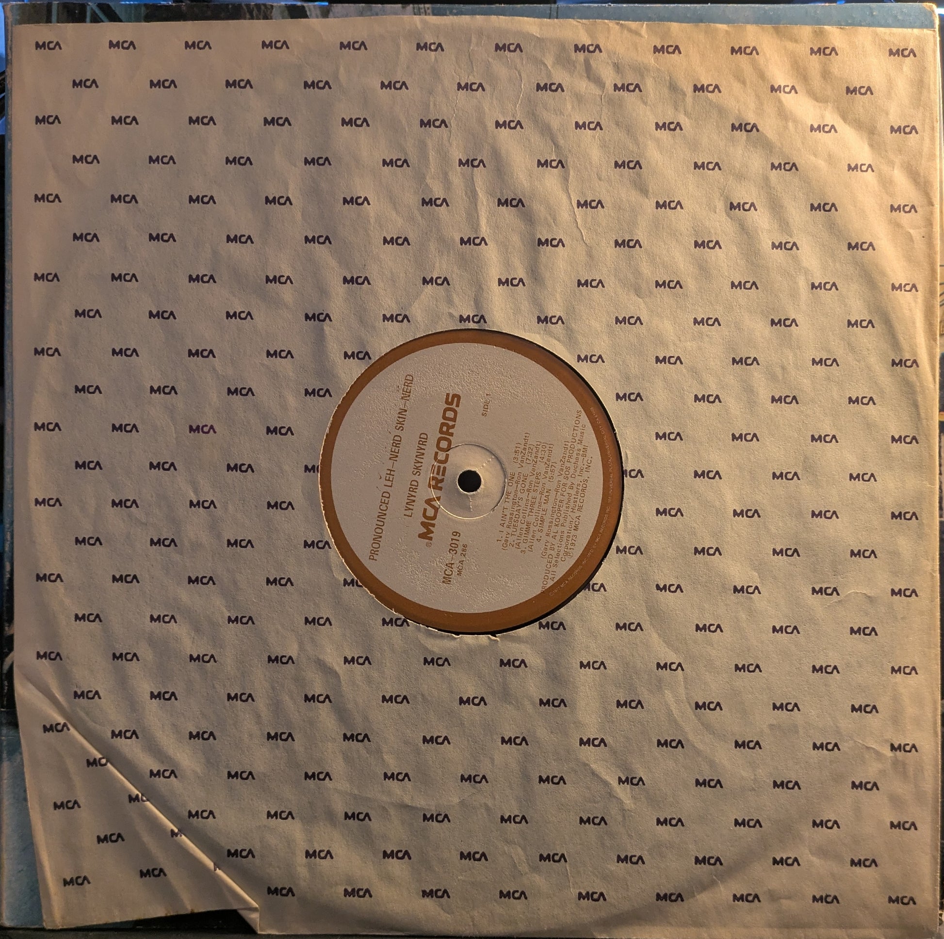 (Pronounced 'Lĕh-'nérd 'Skin-'nérd) (VINYL) | Very Good (VG) Very Good Plus (VG+) - ROCK / USED *VERY GOOD*