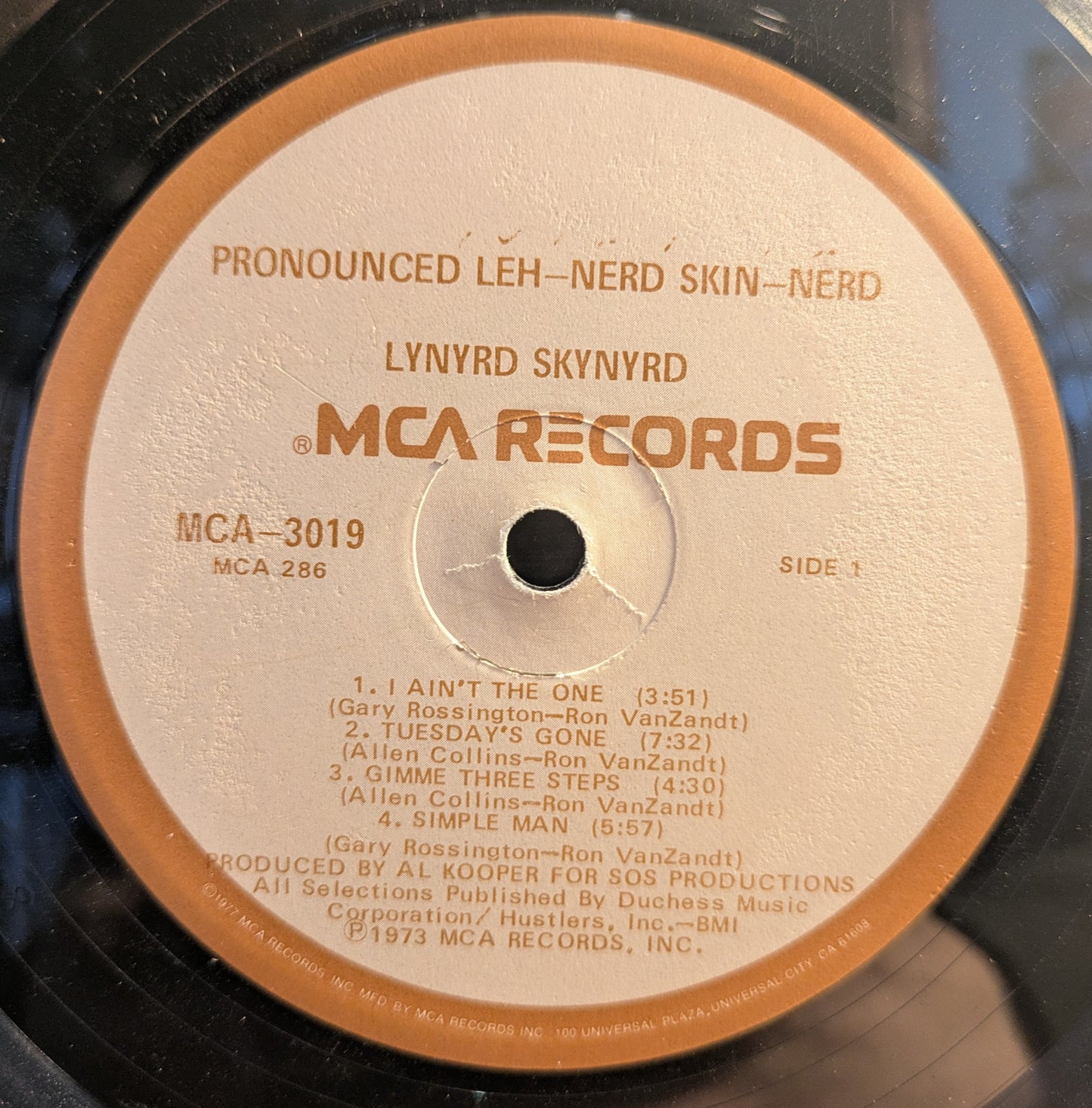 (Pronounced 'Lĕh-'nérd 'Skin-'nérd) (VINYL) | Very Good (VG) Very Good Plus (VG+) - ROCK / USED *VERY GOOD*