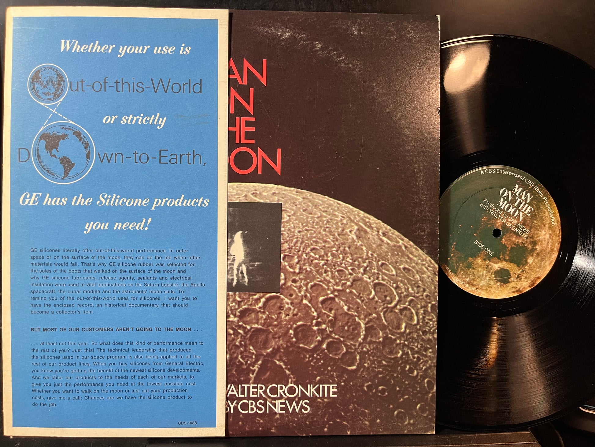 Walter Cronkite - Man On The Moon (VINYL LP CBS ENTERPRISES LMM-1) | Near Mint (NM or M-) Excellent+ (EX+) - SPOKEN WORD / USED *NEAR MINT*