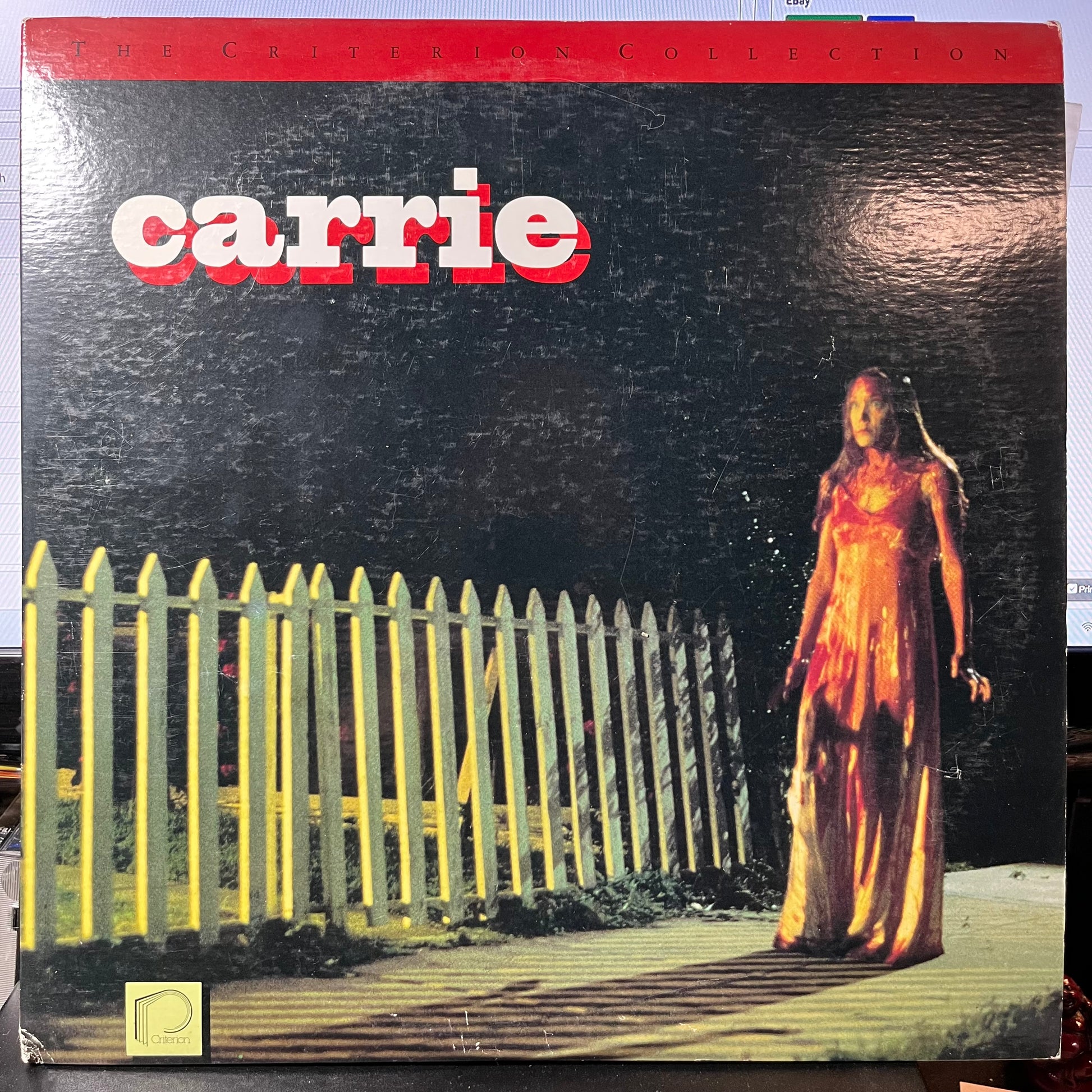 CARRIE (LASER DISC MOVIE) | - USED *NEAR MINT*