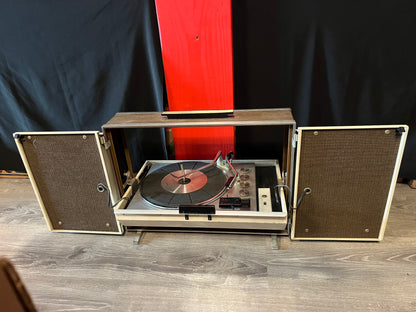 RCA Camden Rockers - Portable Turntable Flip-Down Stereo System (Built In Speakers) | - USED *TESTED*