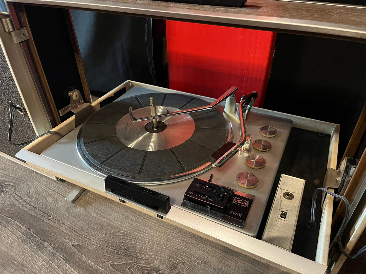 RCA Camden Rockers - Portable Turntable Flip-Down Stereo System (Built In Speakers) | - USED *TESTED*