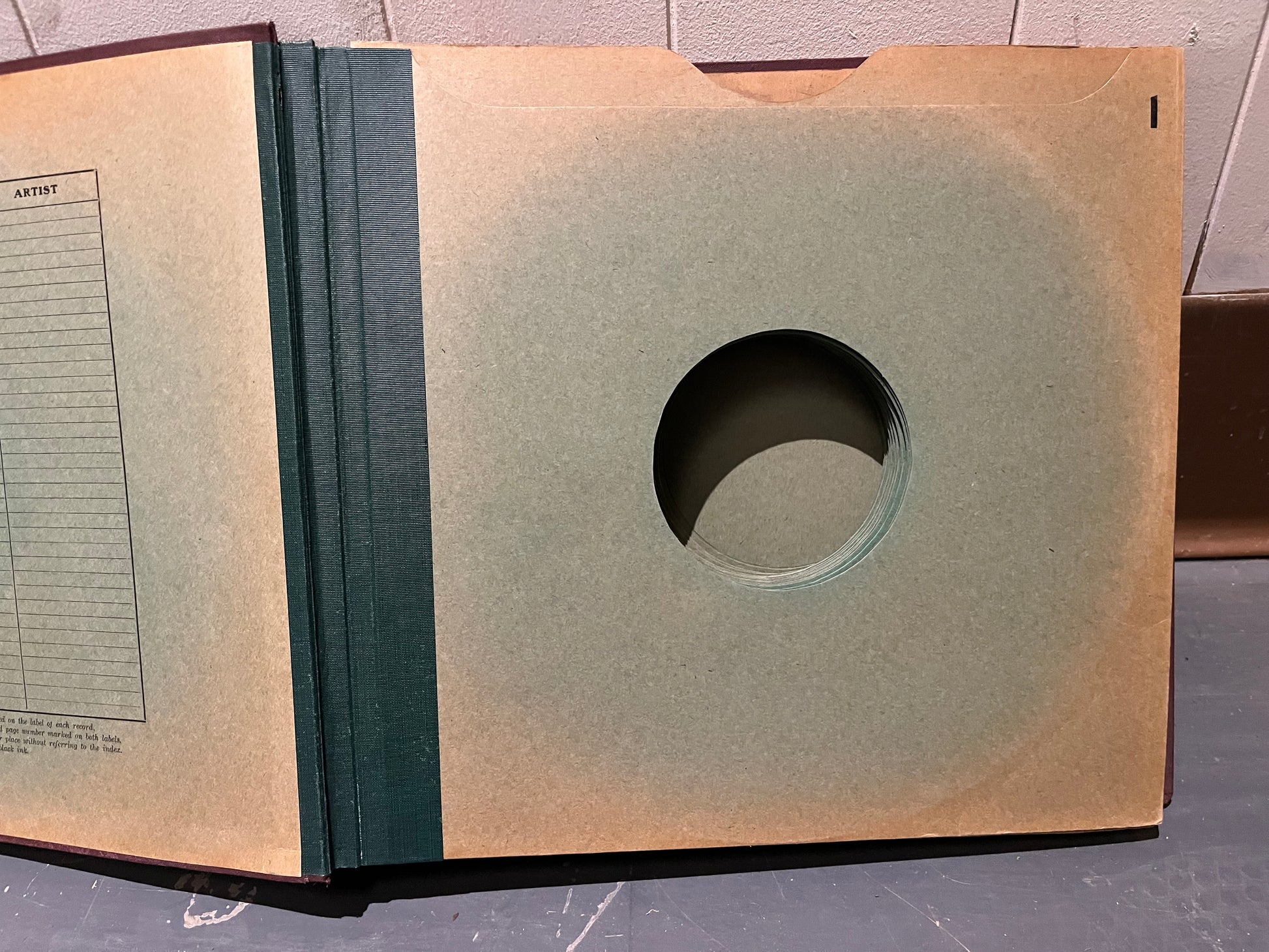 RCA / MASTERS VOICE - 17 PAGE 78RPM 12" RECORD BOOK | Very Good Plus (VG+) - USED