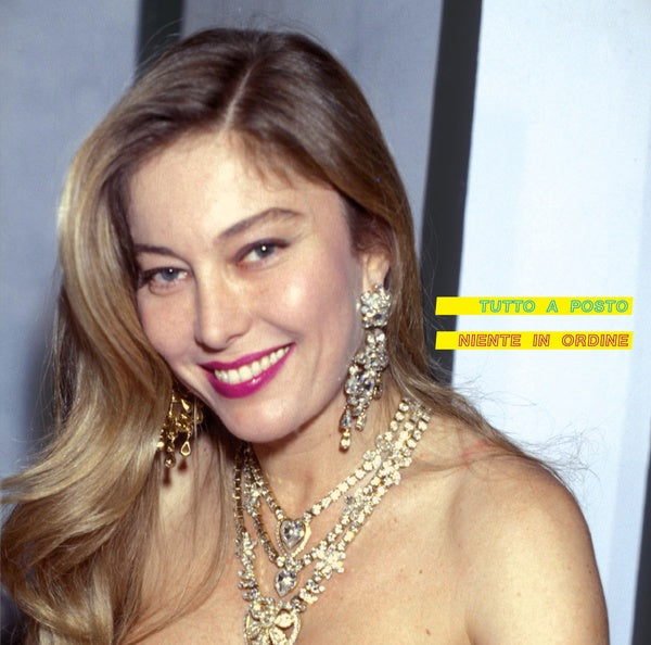 Tutto A Posto Niente in Ordine |